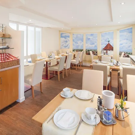 City Hotel Freiburg 3*
